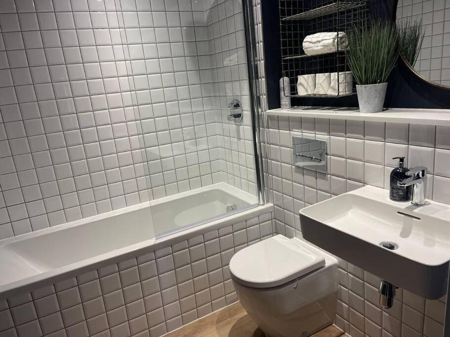Trendy Apartment In Cardiff Free Parking Extérieur photo