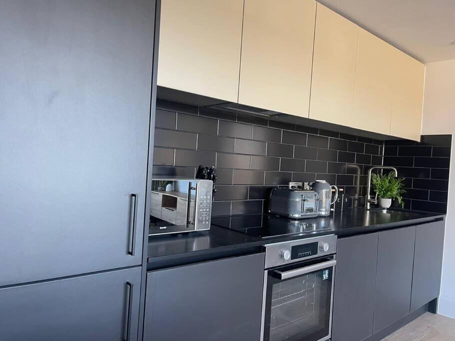 Trendy Apartment In Cardiff Free Parking Extérieur photo