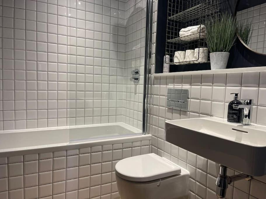 Trendy Apartment In Cardiff Free Parking Extérieur photo